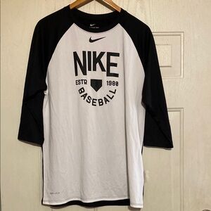 Nike Black and White Long Sleeve‎ Tee